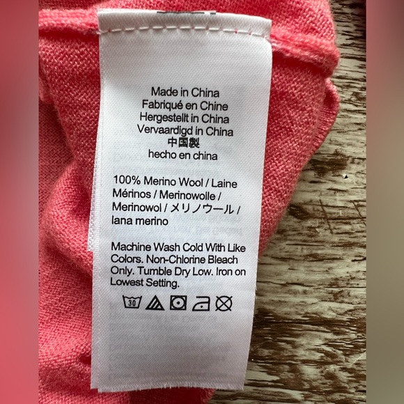 J. Crew 100% Merino Wool Coral Long Sleeve Light Weight Sweater Normcore Size M - Picture 4 of 7